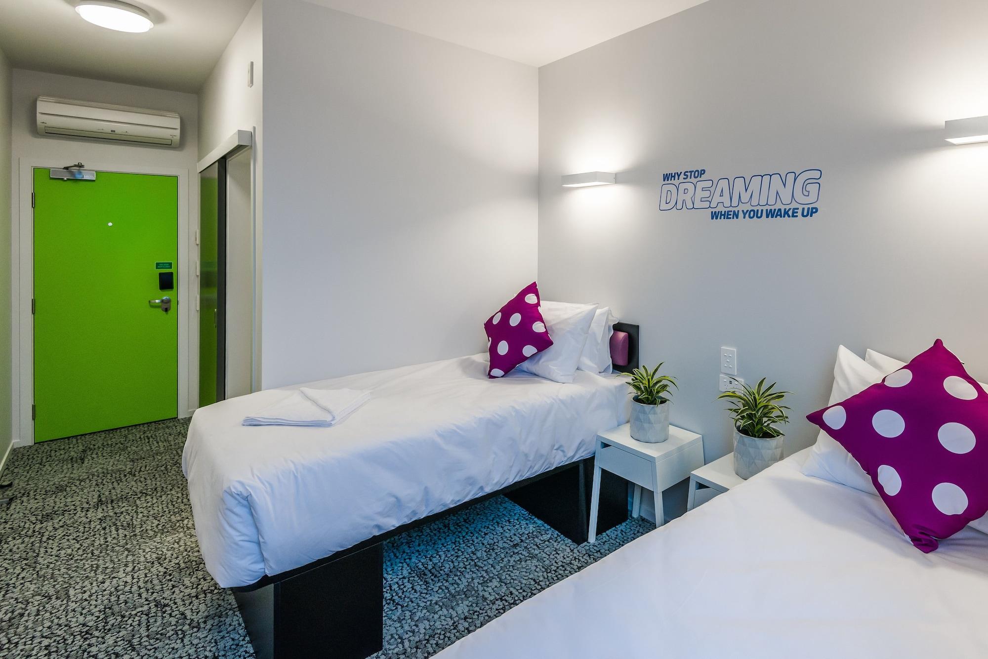 Lylo Christchurch Airport Exterior foto A room at the hotel