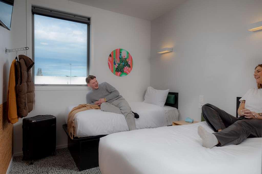 Lylo Christchurch Airport Cameră foto A room at the hotel
